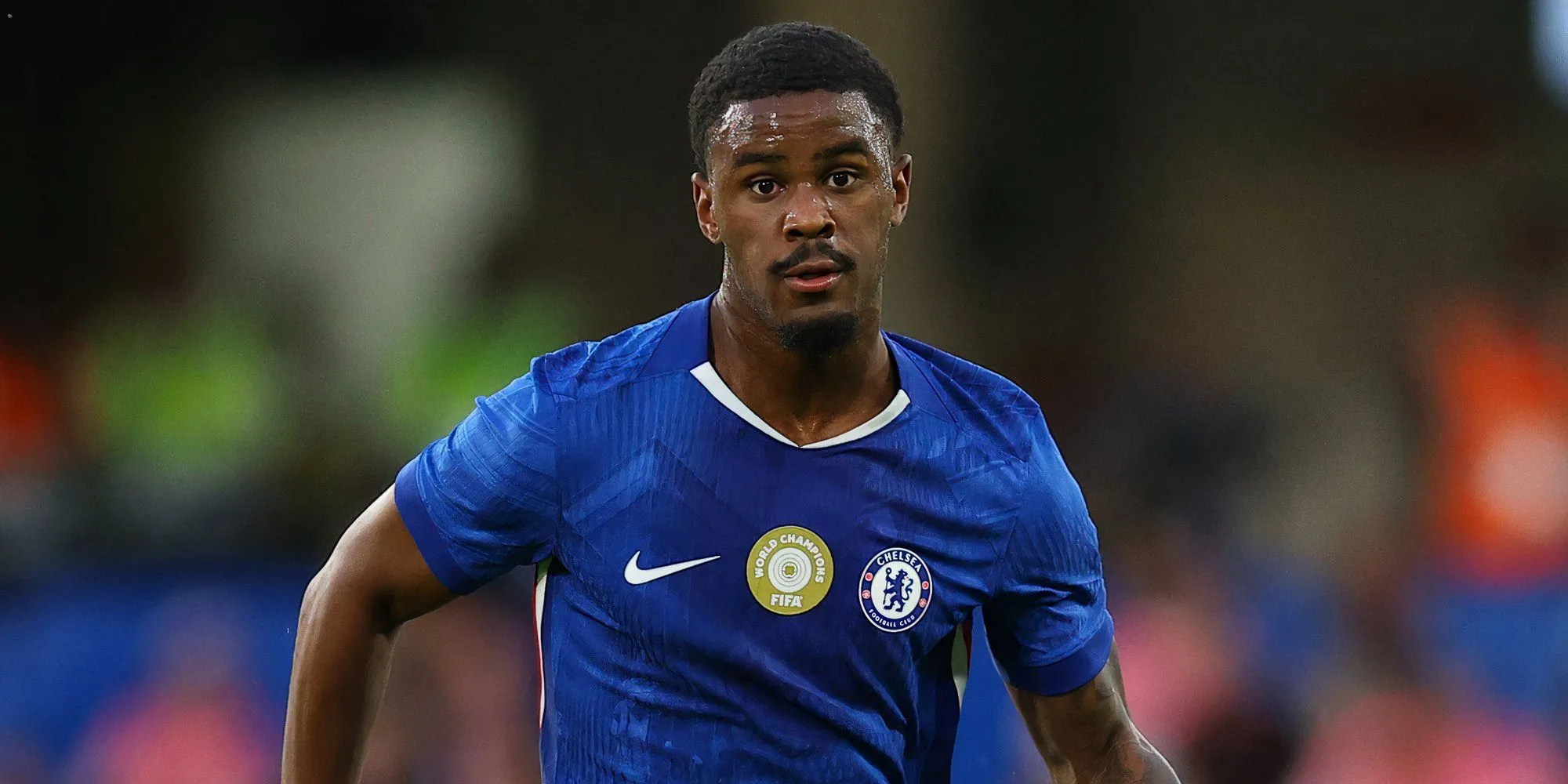 Hậu vệ trái Jorrel Hato của Chelsea trong trang phục thi đấu